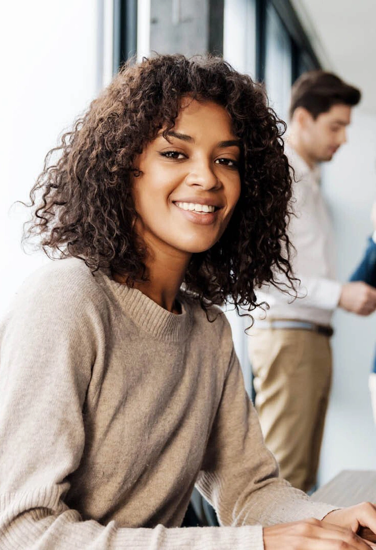 Workplace etiquette infographic showing office dos and don’ts